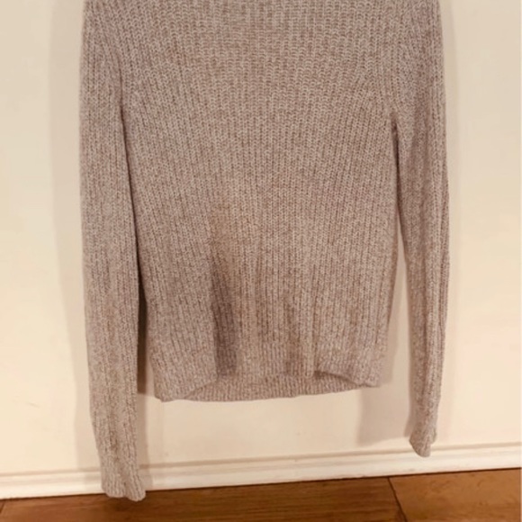 Gray Abercrombie & Fitch V Neck Sweater - Picture 3 of 3